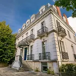 Le Cours Du Parc, Au Coeur Des Allees De Dijon